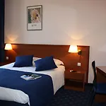 Ξενοδοχείο Univers 4*