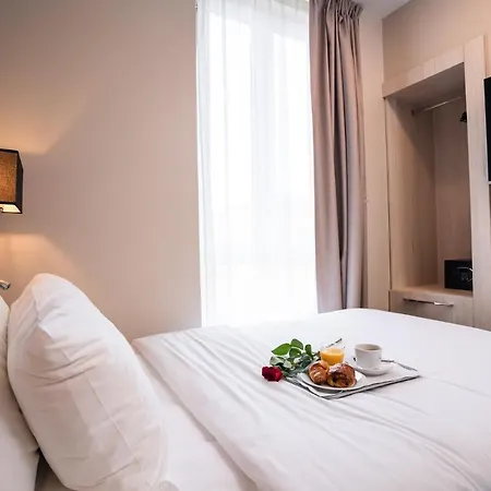 Hotel Univers 4*