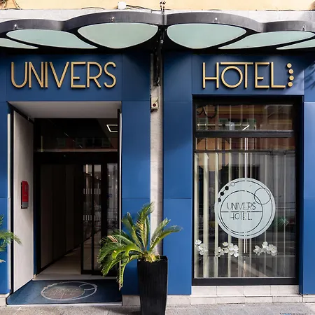 Univers 4*