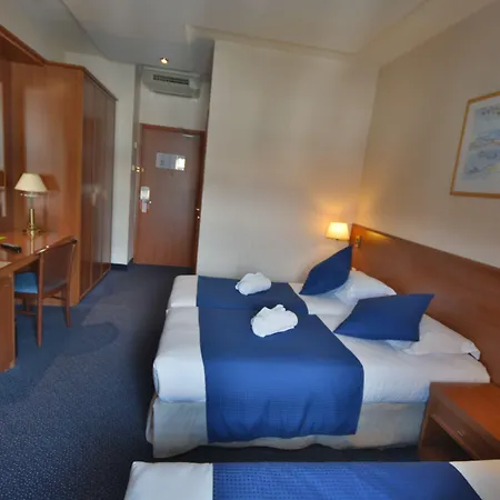 Hotel Univers 4*