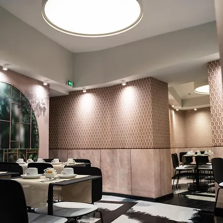 尤尼维酒店 4* 尼斯