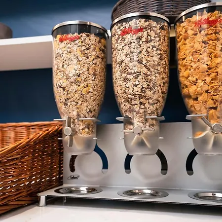 尤尼维酒店 酒店