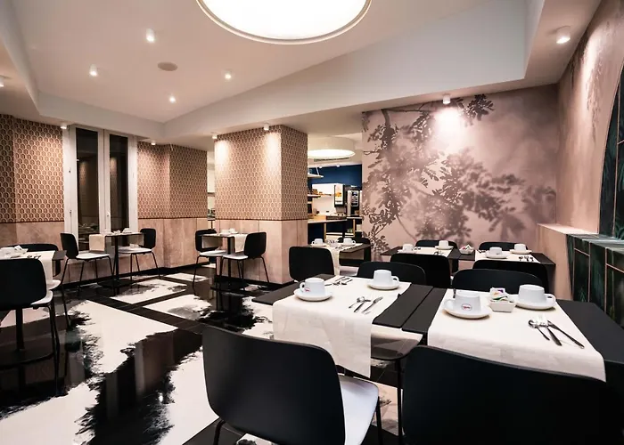 ウニヴェール ニース