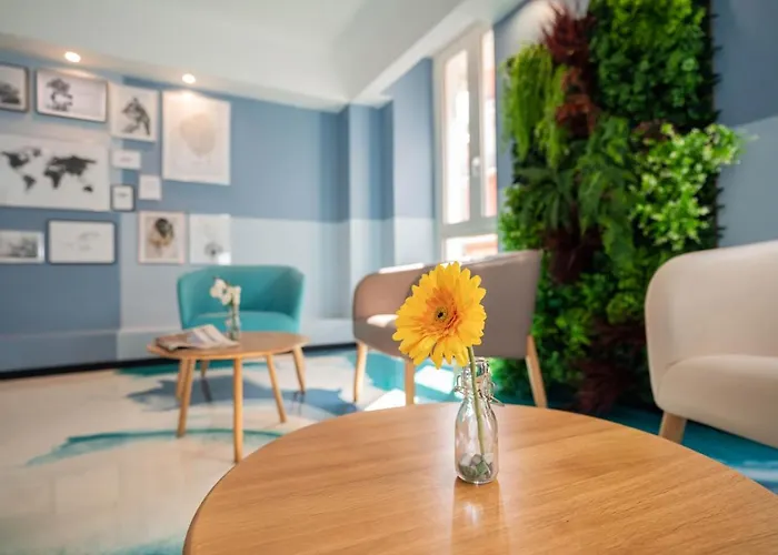 ウニヴェール 4* ニース