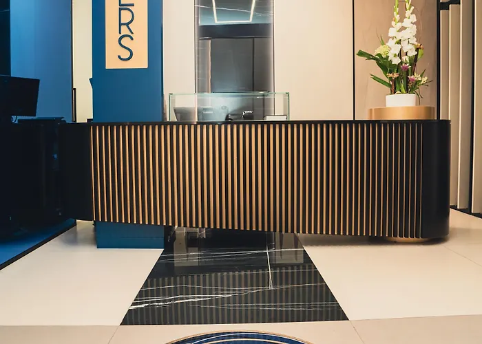 ウニヴェール ホテル