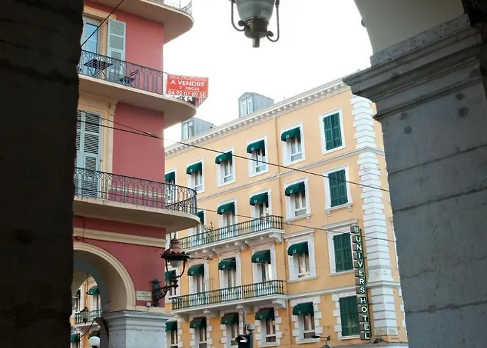 ウニヴェール ニース